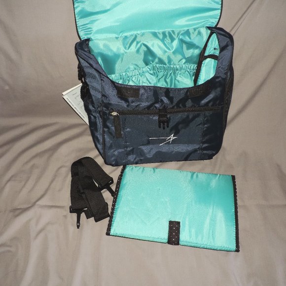 Uptown Convertible Diaper Bag Kit - Picture 2 of 5
